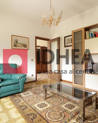 CASA SINGOLA SU UN PIANO CON RUSTICO ANNESSO - RIF