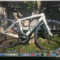 Bici da corsa TREK Emonda perfetta per donna