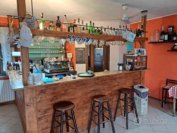 Arredamento per circolo bar e giardini