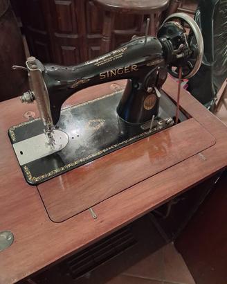 Antica Machina da cucire Singer anno 1950