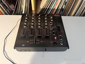 Mixer dj Vestax VMC-004 FXu + bag caise