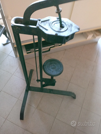 Imbottigliatrice vintage tavernella