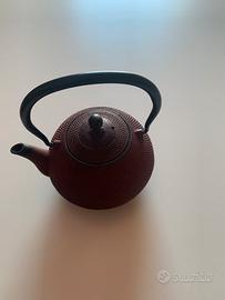 Teiera originale della casa Iwachu in ghisa