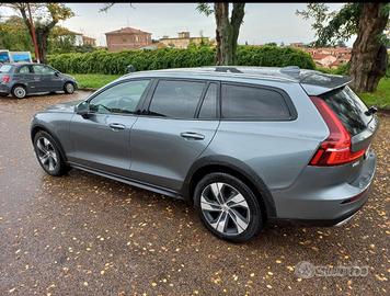 Volvo V60 Cross Country D4 AWD Business Plus