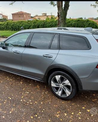 Volvo V60 Cross Country D4 AWD Business Plus