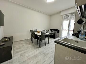 LUMINOSO TRILOCALE ARREDATO