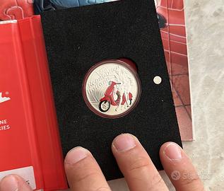 Moneta 5 euro vespa ROSSA