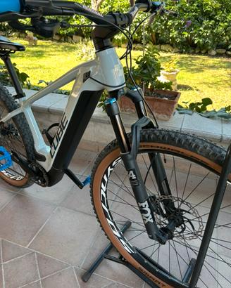 EMTB  CUBE