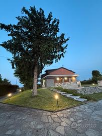 VILLA A LEINI
