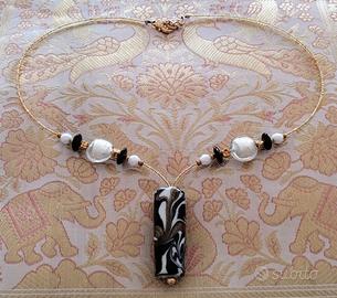 Collana perle di Murano tono nero/bianco