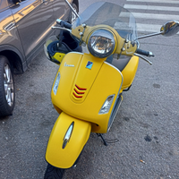 Vespa 300 GTS SUPERSPORT