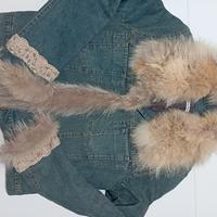 Giacca in jeans con giro collo in pelliccia