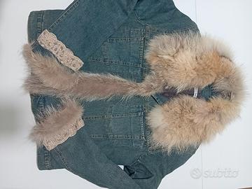 Giacca in jeans con giro collo in pelliccia