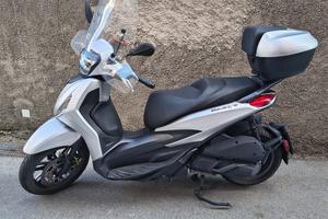 Piaggio Beverly 300 S HPE Argento Cometa no vespa