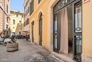 CENTRO STORICO BILOCALE RIFINITO E ARREDATO