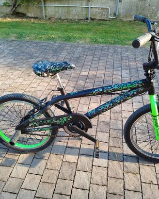 bicicletta bmx