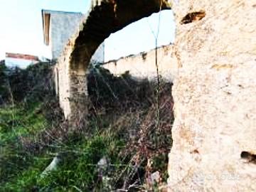 Terreno agricolo con fabbricato