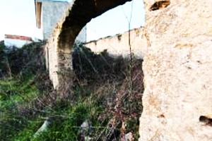 Terreno agricolo con fabbricato
