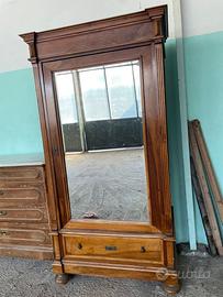 Armadio con specchio