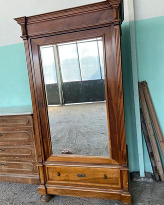 Armadio con specchio