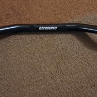 Manubrio piega bassa accossato