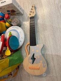 Chitarra giocattolo