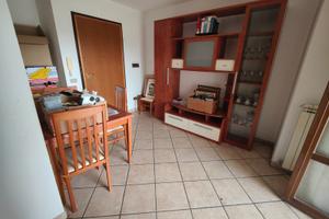 Trilocale seminuovo con terrazzo