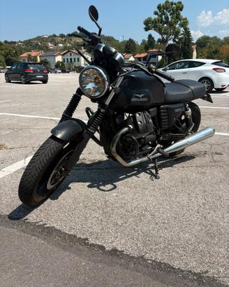 Moto Guzzi V7 II Stone Black