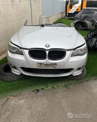 Ricambi disponibili bmw 530 2005 musata completa