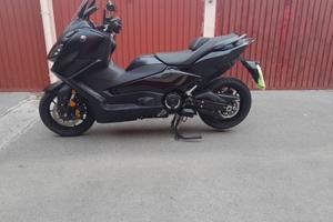 Yamaha T-Max 560 modello tech max
