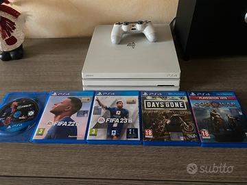 Playstation 4 bianca + giochi+ joystick