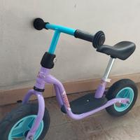 tavolino + biciclettina + spingi e cammina