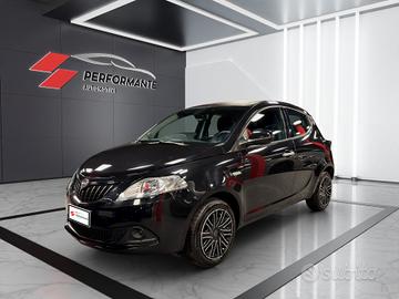 Lancia Ypsilon 1.0 firefly hybrid Silver Plus s&s