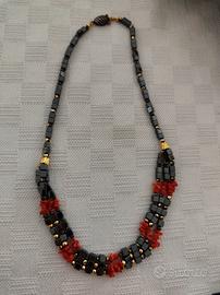 collana vintage da donna in corallo