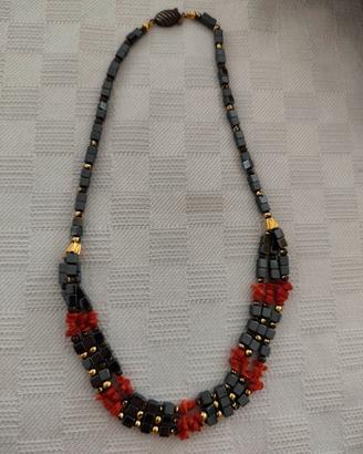 collana vintage da donna in corallo