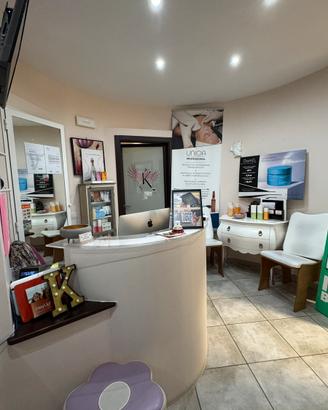 Coworking disponibile cabina massaggio/estetica