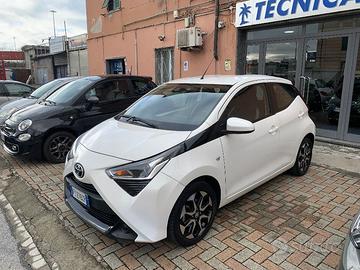 Toyota Aygo Connect 1.0 VVT-i 72 CV 5 porte x-clus
