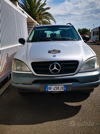 MERCEDES ML 3200 tenuta bene
