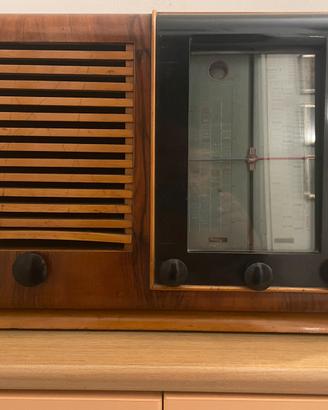 Radio a valvole vintage la voce del padrone