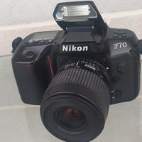 Nikon F70 con obiettivo Nikon 35/80