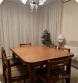 tavolo in legno ciliegio con sedie 