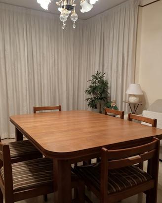 tavolo in legno ciliegio con sedie 