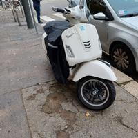 Piaggio Vespa 300 GTS - 2014