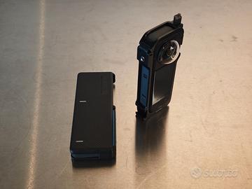 Insta360 X5 + Doppia Batteria, Hub e Cage PGYTECH