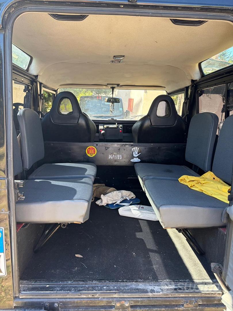 Land Rover Defender 1997 photo 4
