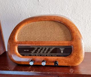 Minerva radio a valvole modello 495/1