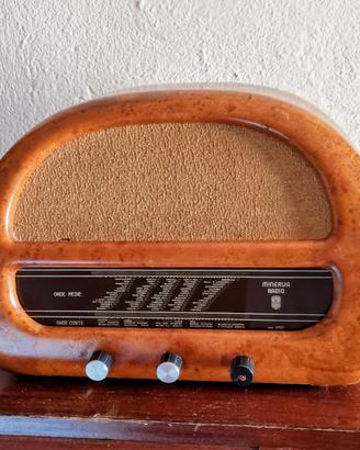 Minerva radio a valvole modello 495/1