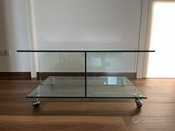 Tavolino da salotto in cristallo con ruote