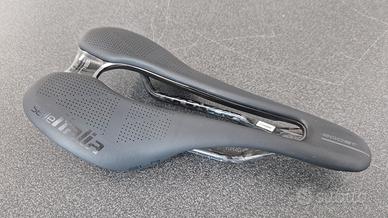 Selle Italia SLR Boost Superflow Carbon