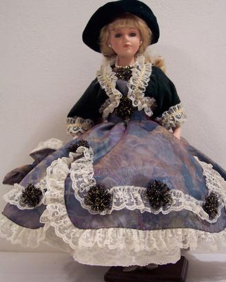 Bambola da collezione verde